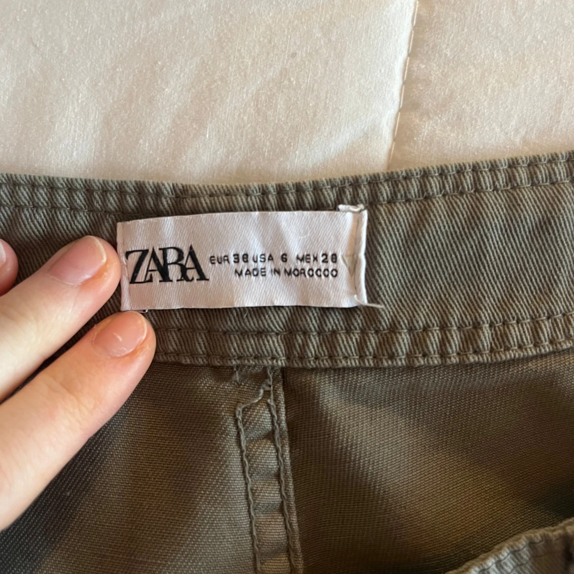 Gröna cargobyxor från Zara - 91