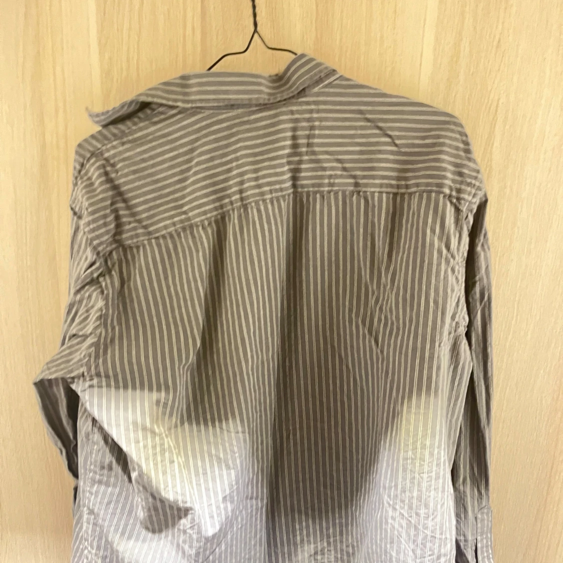 Grå randig skjorta från Woodbird - 90
