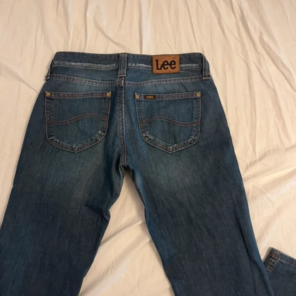 Köpta på Vinted men aldrig använda av mig. Jag är 175.  Storlek 29/33. Jeans & Byxor.