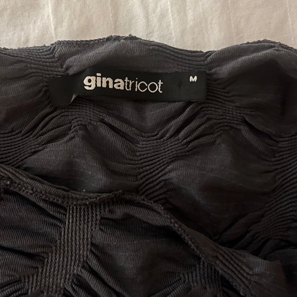 Grå mönstrad topp  - 91