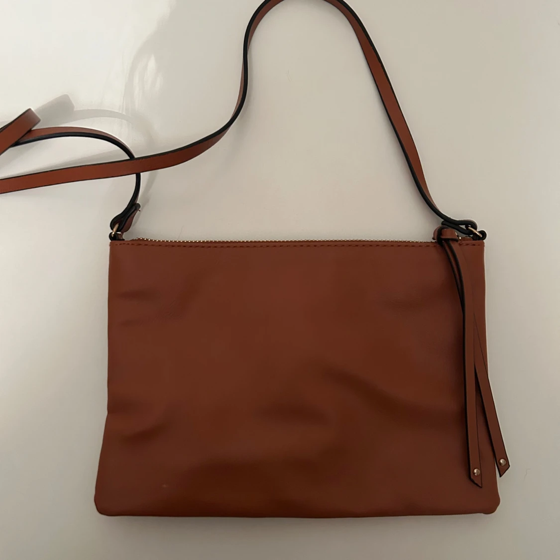 Brun axelväska i skinn