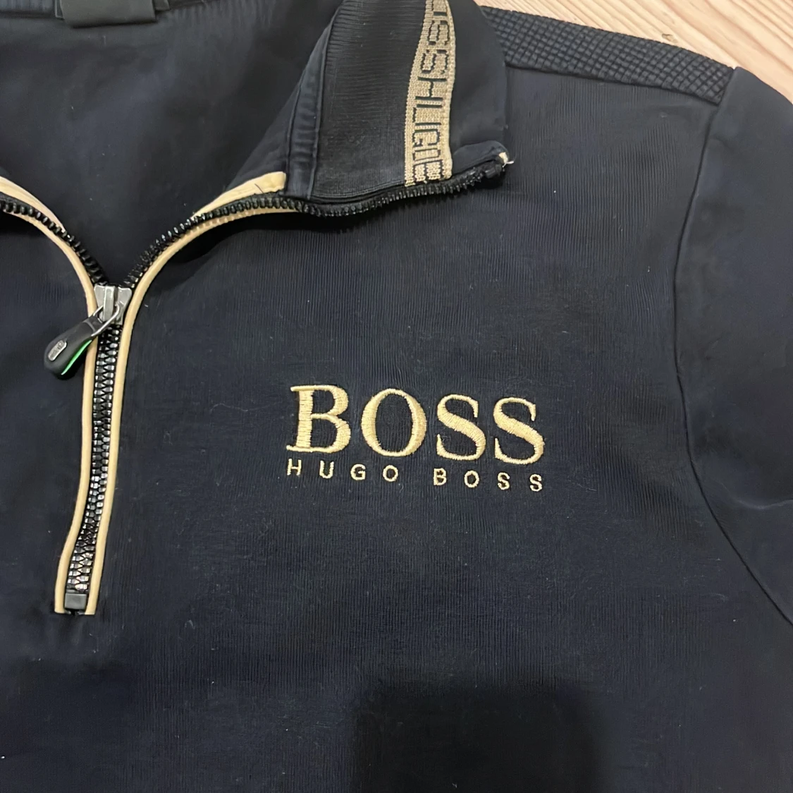 Svart tröja med dragkedja från Hugo Boss - 93