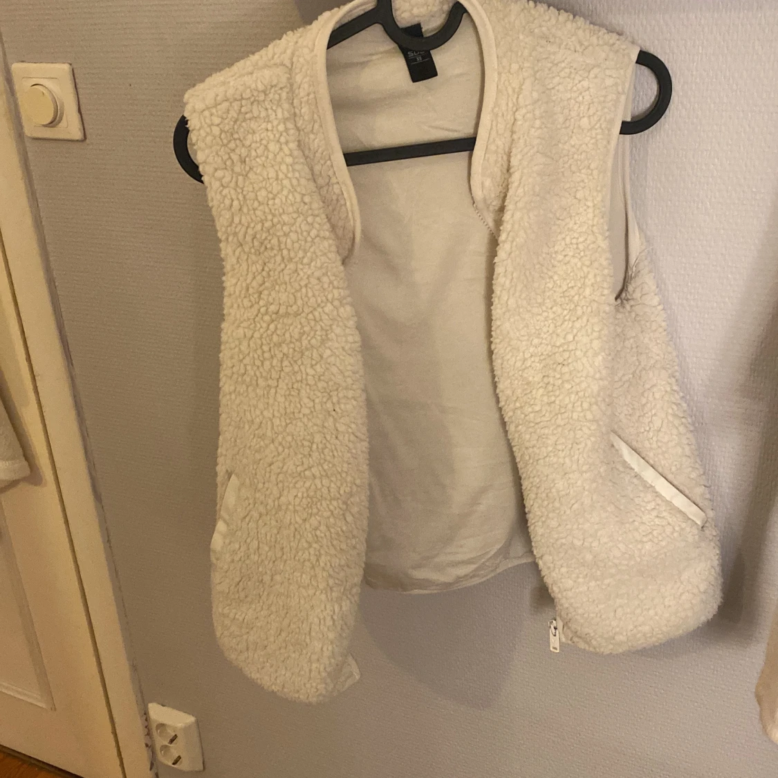 Vit teddyväst med dragkedja - 90