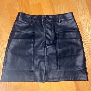 Kjol - Kjol från zara i nyskick. 