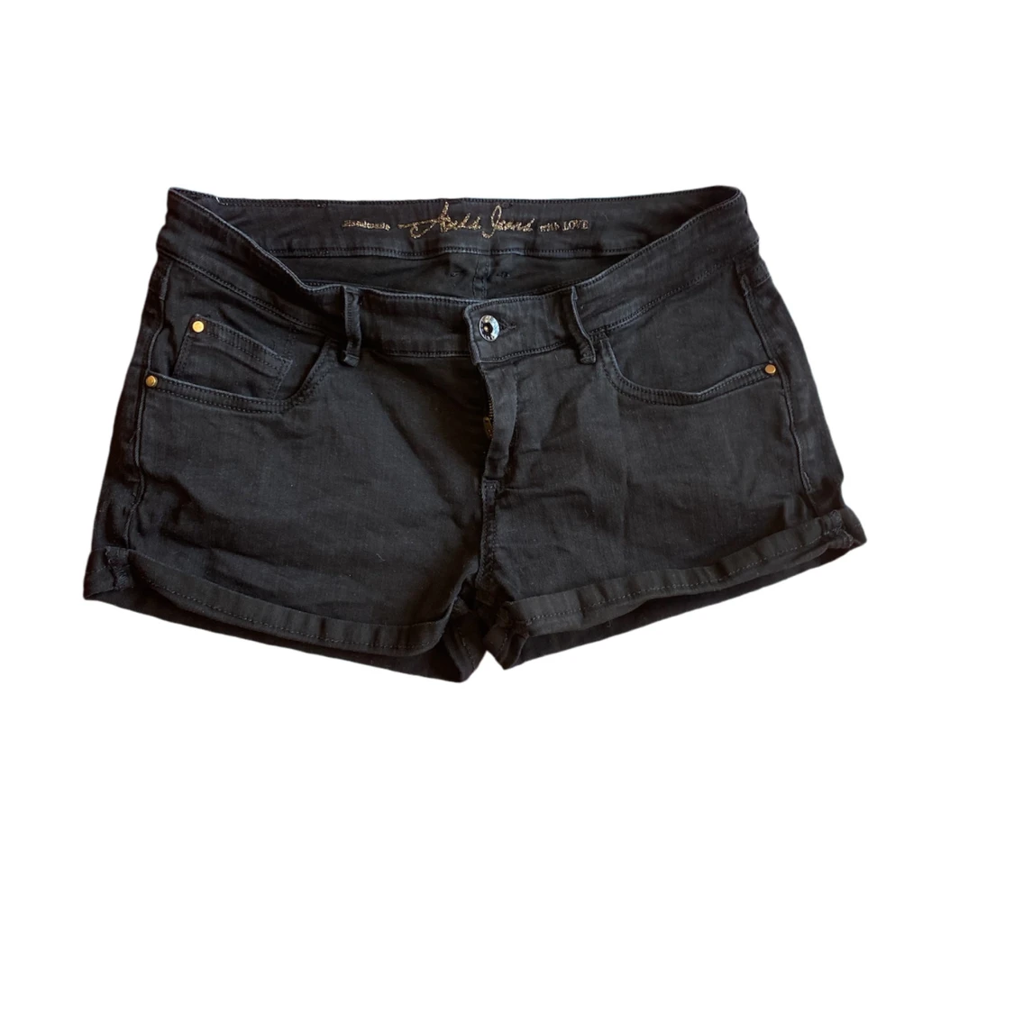 Lågmidjade svarta shorts