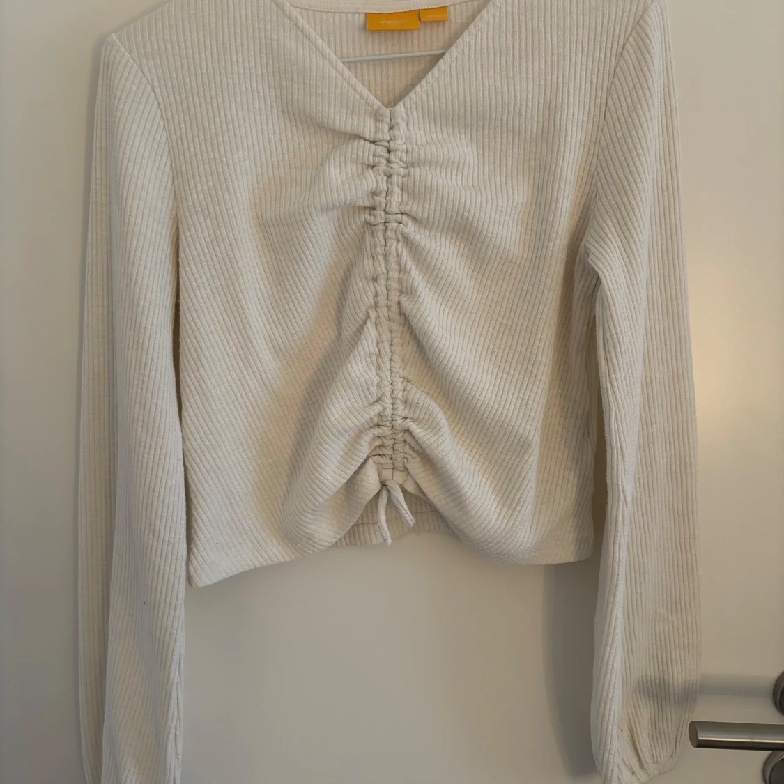 Vit ribbad topp från Gina Young