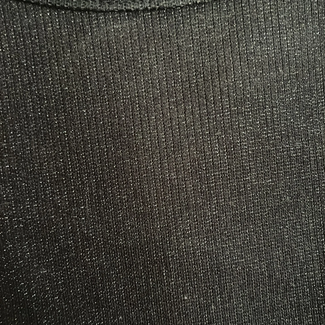 Svart glittrig croppad linnetopp - 92