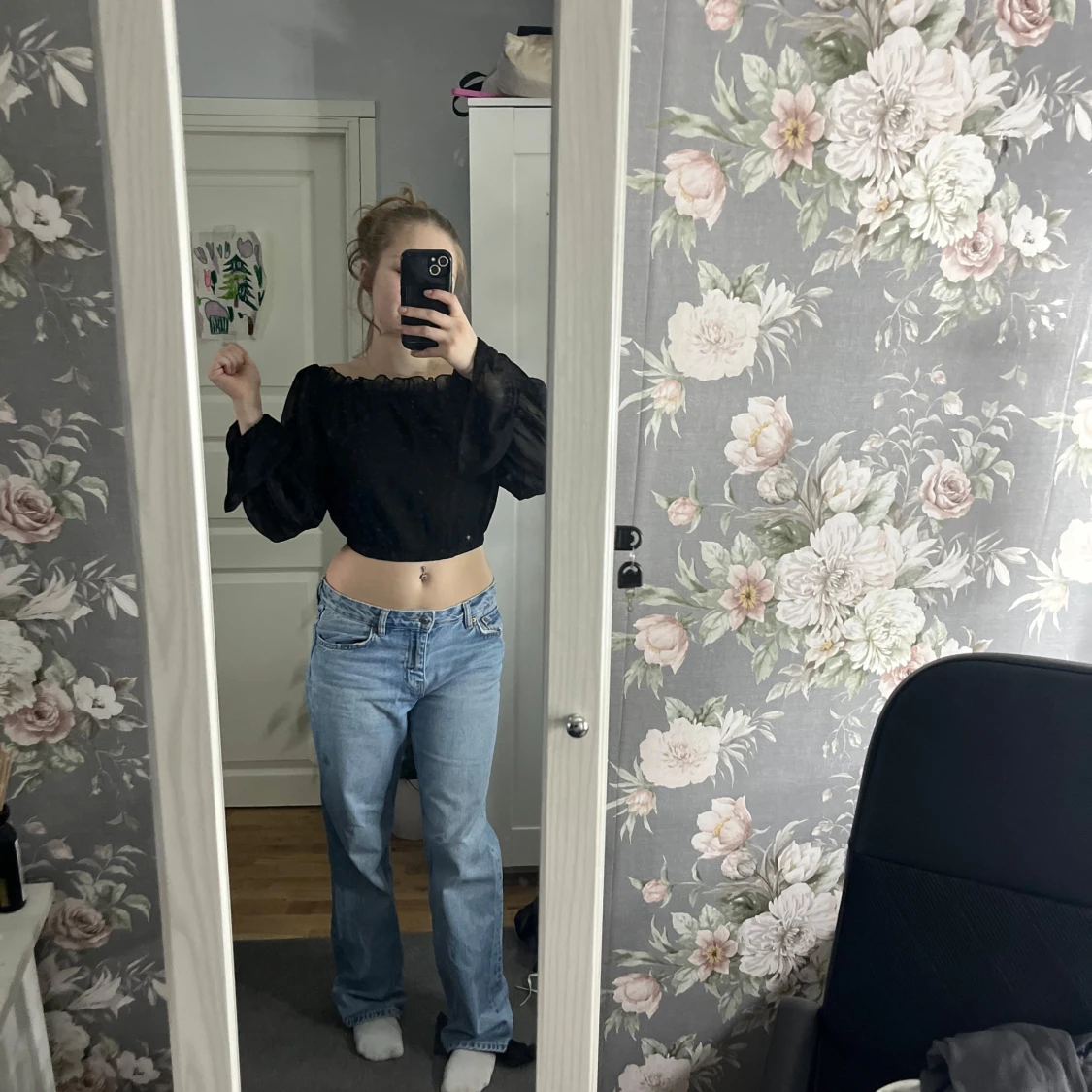 Svart offshoulder blus - 90