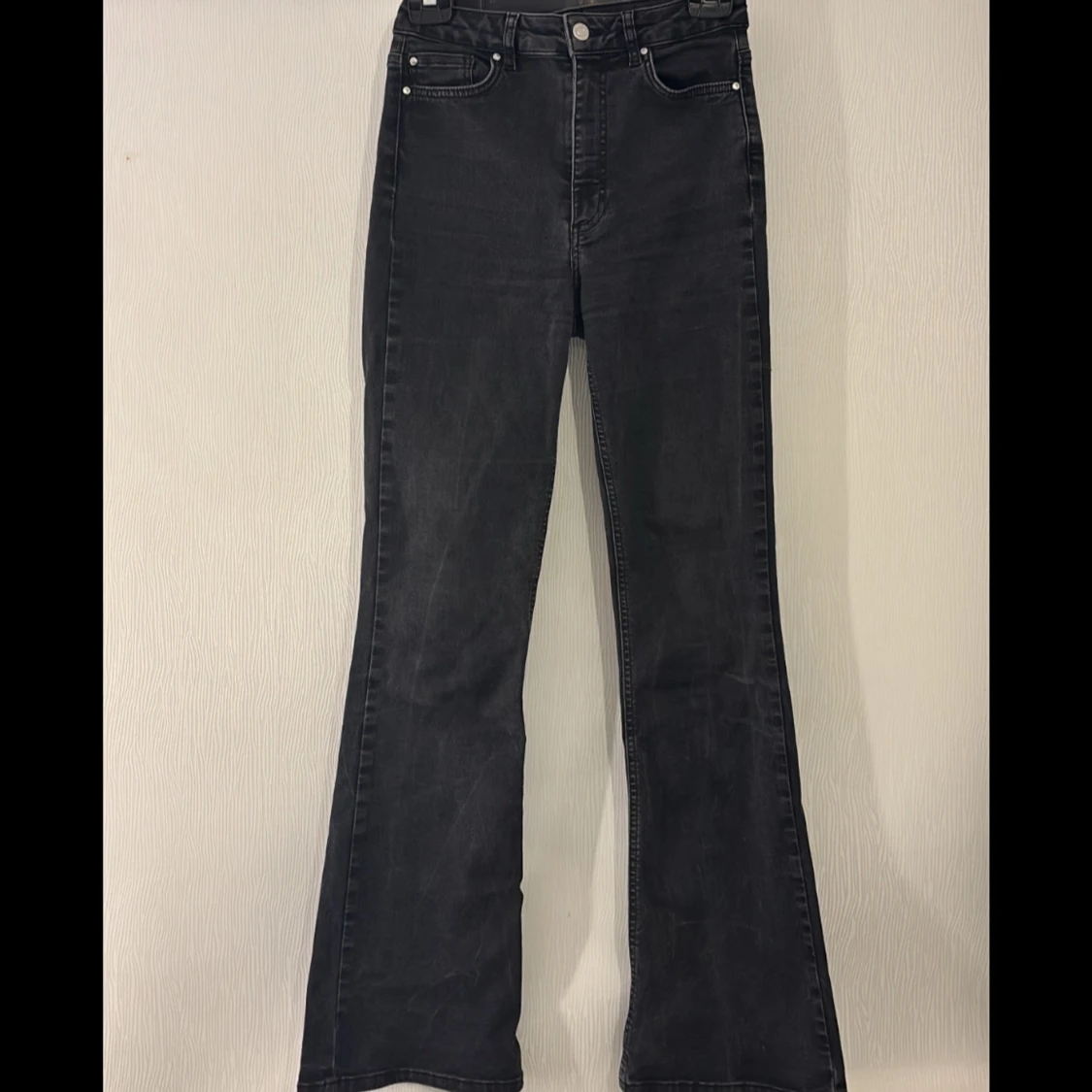 Svarta bootcut jeans