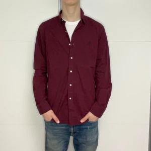 Ralph Lauren skjorta  - Ralph Lauren skjorta | Skick: 8/10 | Strl M | Pris - 549 | Fraktar via Postnord eller Instabox på köparens bekostnad | Hör av dig vid minsta fråga eller fundering//CL