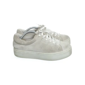 Sneakers  - Billiga och fina skor nu till våren! 