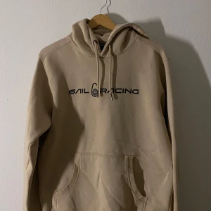 Sail racing hoodie - Andvänd ett fåtal gånger, inga fläckar eller liknande.