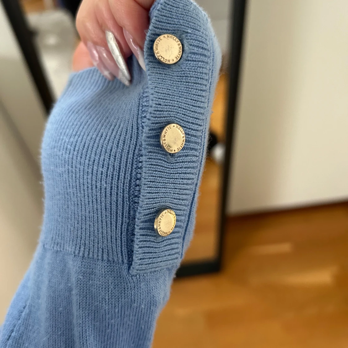 Blå tröja med knappar - 90