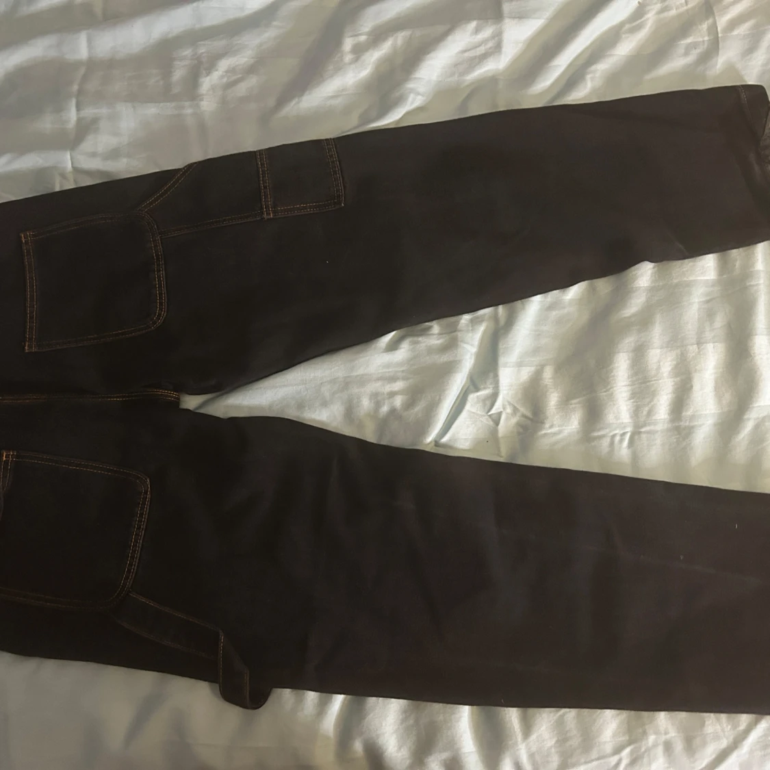 Svarta jeans med kontrastsömmar - 91