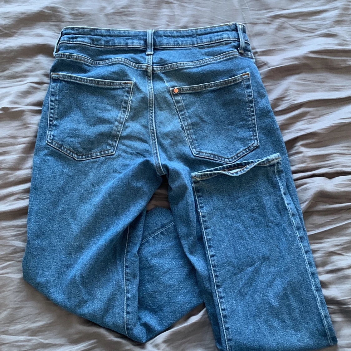 Blå jeans från H&M - 90