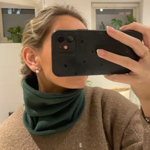 Mörkgrön halsvärmare/ buff - Fleece buff