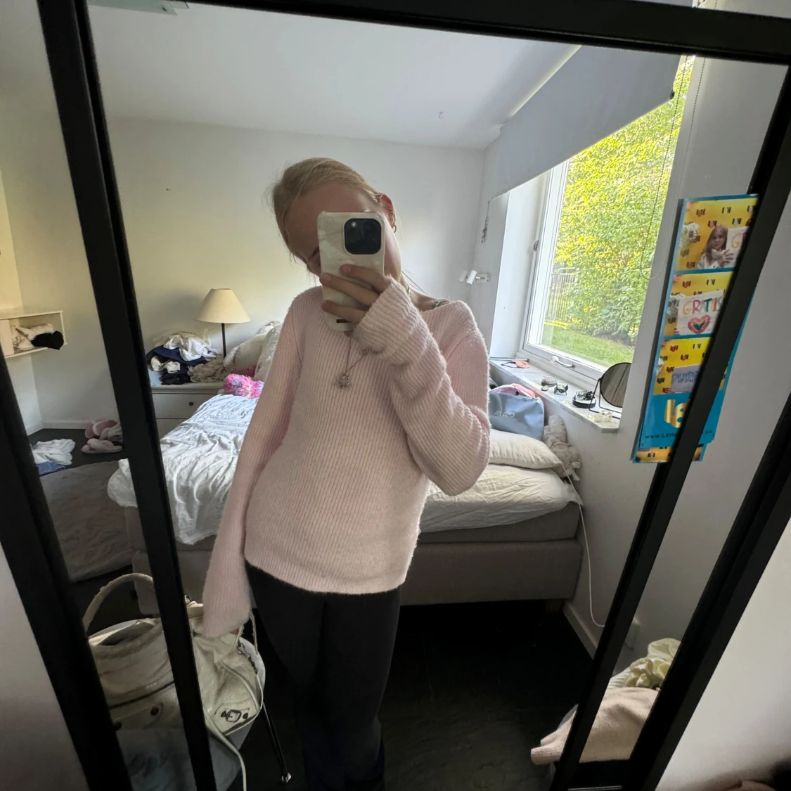 Säljer denna superfina tröjan som är lite för stor för mig🥲🥲❤️❤️ - 90