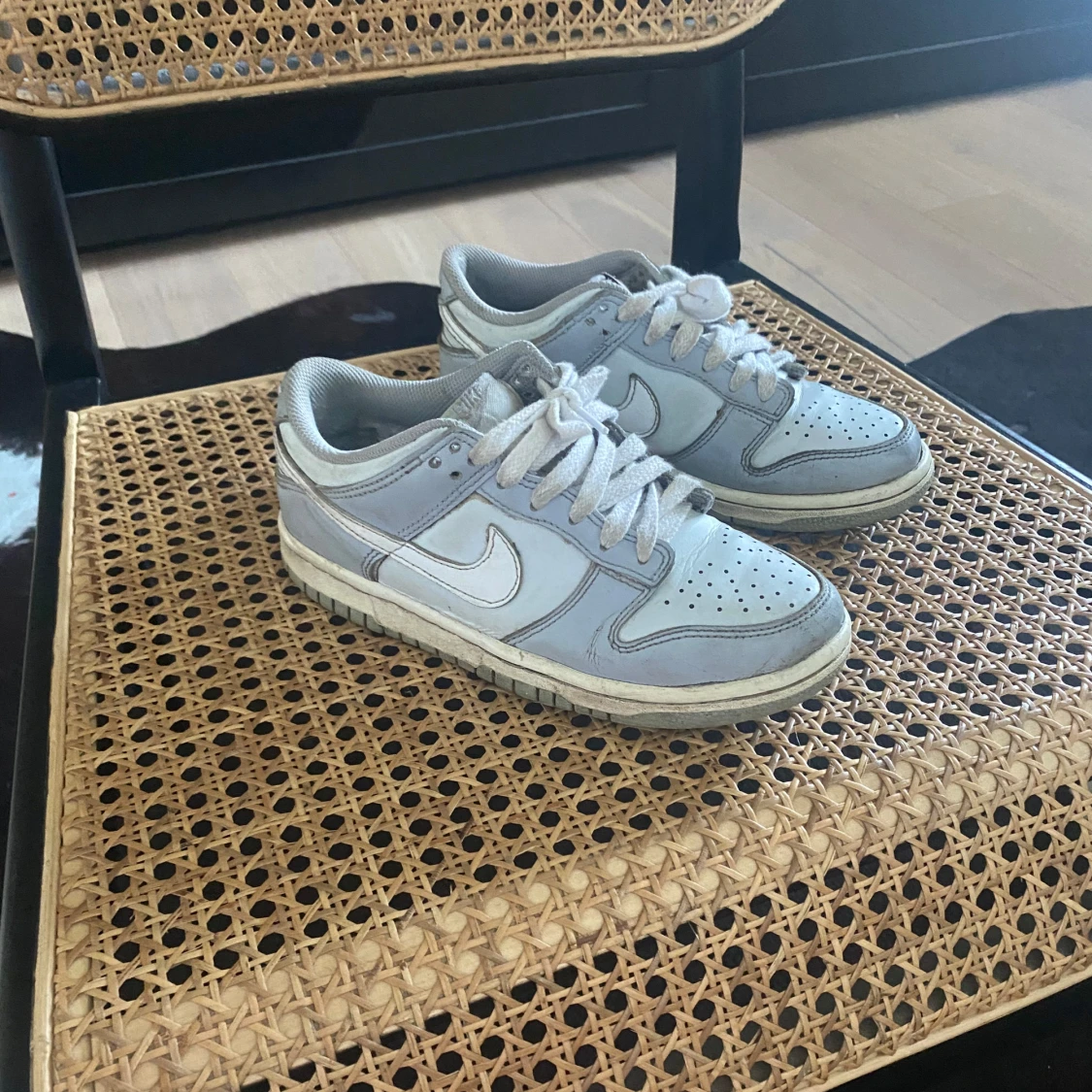 Nike Dunk Low grå färg