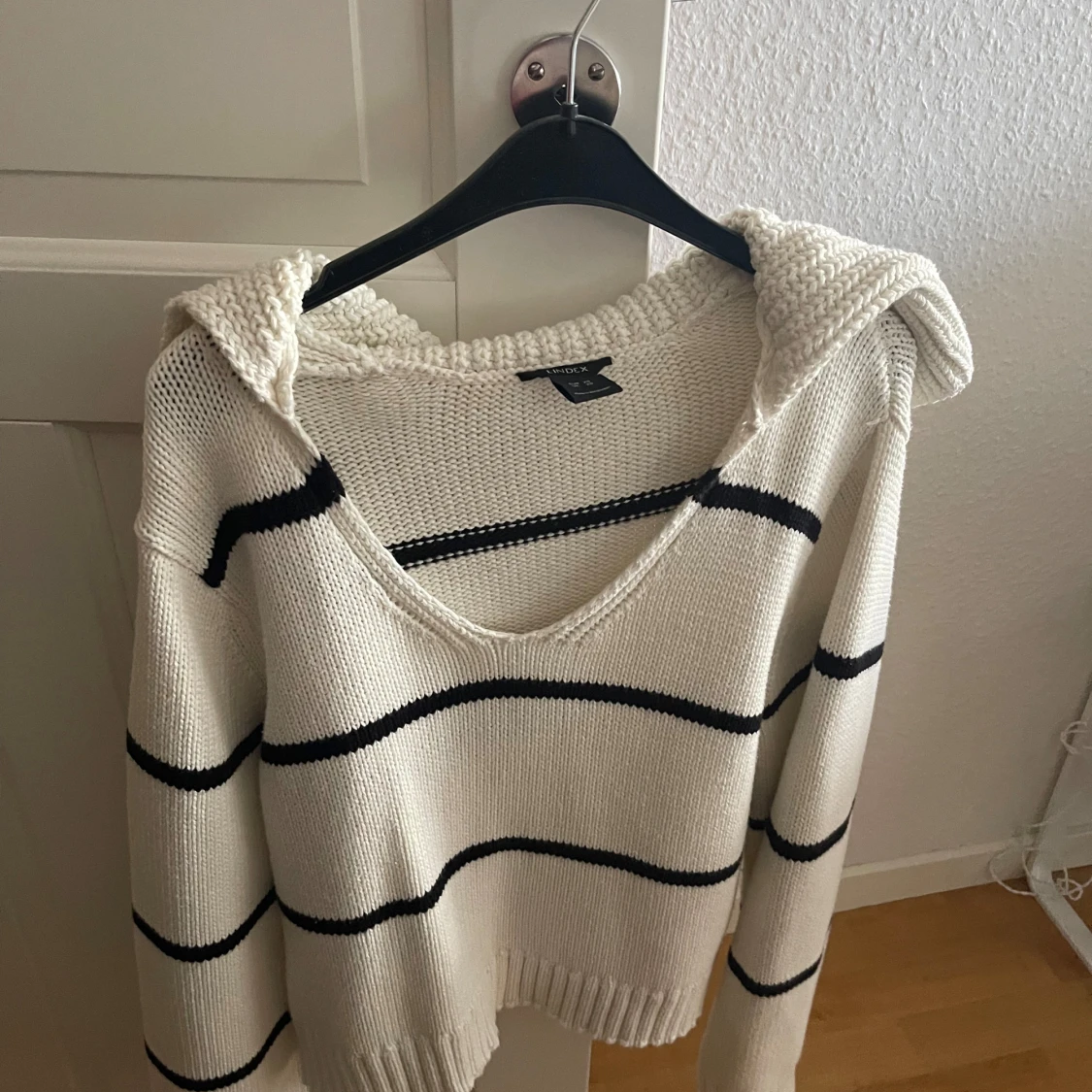 Snygg randig tröja från Lindex i storlek XS/S - 91