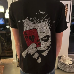 Masteme tröja - Masteme tröja, coolt tryck, storlek S.