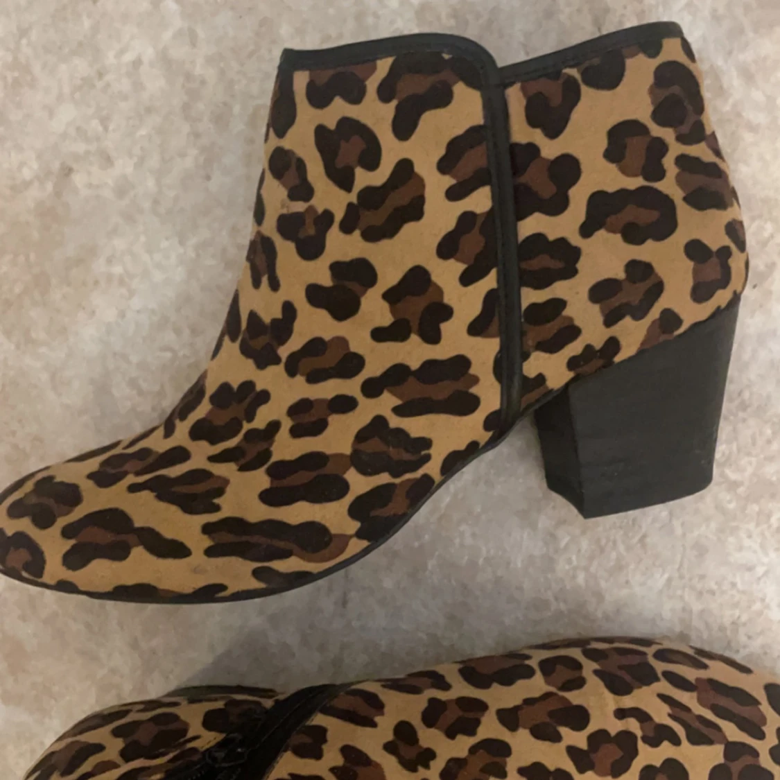 Klass skor I Leopardmönster  - 90