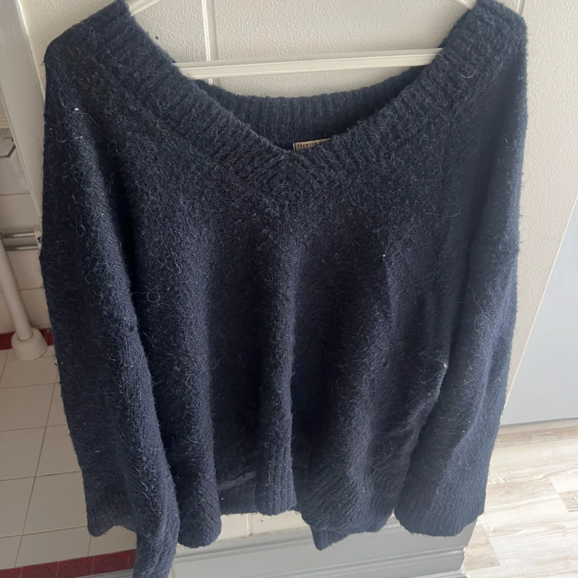 Fin marinblå stickad tröja  - 90