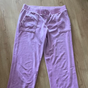 Juicy mjukis, rosa XL - Superfina mjukis från juicy! Anvönda men i bra skick.  Strl xl