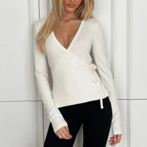 Top  - En fin topp ifrån Nelly som är använd en gång💞