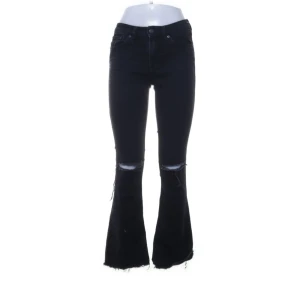 Coola jeans - Sååå snygg jeans från hm som tyvärr är lite för korta för mig. Är ca 170cm