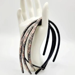 Snyggt  Burberry falsk hårband - Snyggt  Burberry falsk hårband. Material-plast. 2st-40kr