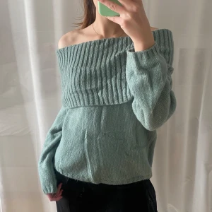 Blå-grön stickad tröja - Söt off-shoulder tröja i storlek M!🩵