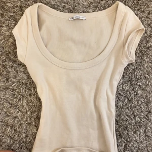 Zara top - Nästan oanvänd zara top