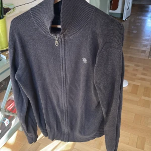 EastWest tröja - Bra skick. Något mindre i storleken