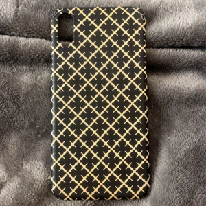 Mobilskal  Malene Birger - Mobilskal till Iphone X, äkta Marlene Birger märke, använd, små skador som man inte tänker på