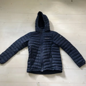 Peak performance jacka - Fint skick  Storlek 150 