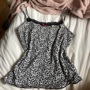 Linne  - Jättesött leopardlinne, inga defekter 