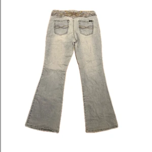 Vintage Angels Jeans - Vintage bootcut Angels Jeans i toppskick! Dom är strechiga och måtten är: Midja 41 cm Längd 100 cm Tveka inte att skriva vid ytterligare frågor!⭐️
