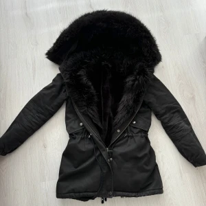 Jacka  - Svart jacka 