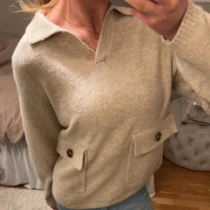 Stickad tröja - Jättefin stickad tröja från Zara kids. Storlek 164, sitter jättebra på mig som är XS/S. 