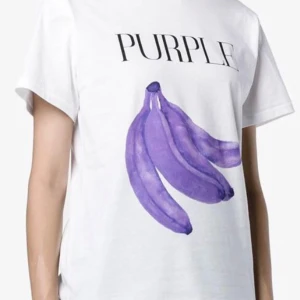 Ganni, T-shirt - T-shirt, GANNI. Purple. Stlk M men upplever den lite liten så passar en S. Ingenting att anmärka på. 