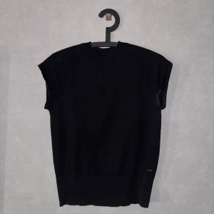 Kortärmad stickad tröja - Fin kortärmad stickad tröja🩷