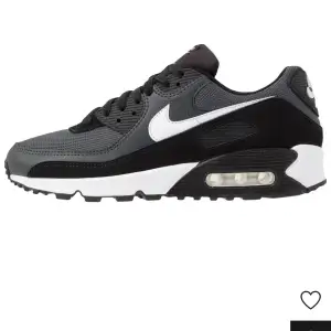 Säljer mina airmax för de är för små, helt ny skick använda en gång