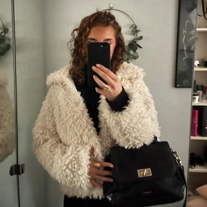 Teddyjacka - Teddyjacka som aldrig är använd❣️