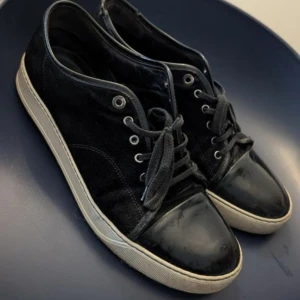 Lanvin skor  - Tjena!  Säljer dessa populära dojjer från märket Lanvin, använda men mycket kvar att ge, Nypris: 5200 