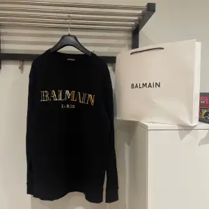 Kvitto medkommer! |  L passar M | Äkta balmain tröja köpt i Dubai | för frågor skriv!