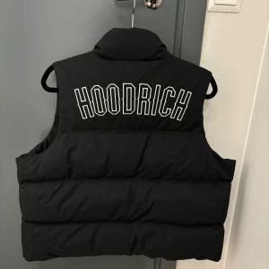 Hoodrich väst  - Oanvänd väst från Hoodrich storlek L 