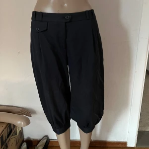 Äppelknyckarbyxor rockabilly retro gatsby 20-tal 30-tal 40-tal 50-tal 60-tal newspaperboy shorts byxor - Underbara älskade fantastiska favoriter 😍 Inget att anmärka på.