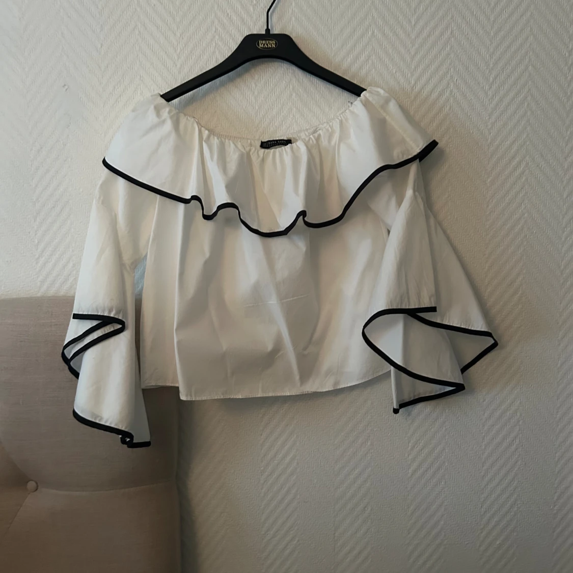 Blus/skjorta med vida ärmar 