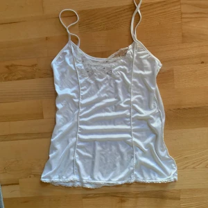 Vit top Xs - Har aldrig andvändt 