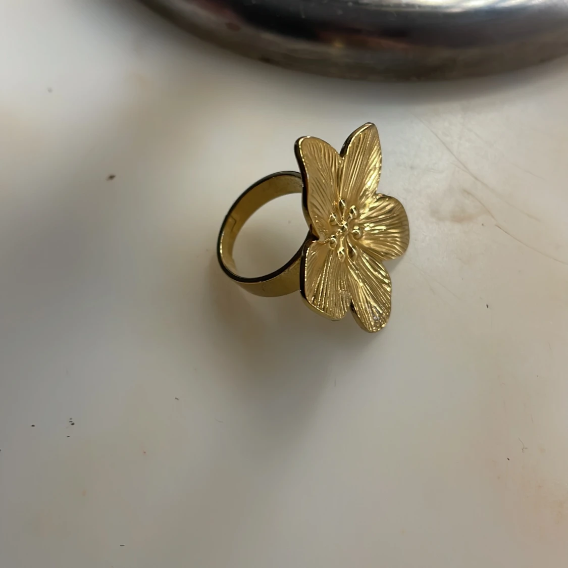 Blomring guld i rostfritt stål!  - 90